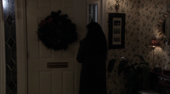 Charmed-Online-dot-net_ChristmasCarper1079.jpg Charmed-Online-dot-net_ChristmasCarper1079.jpg