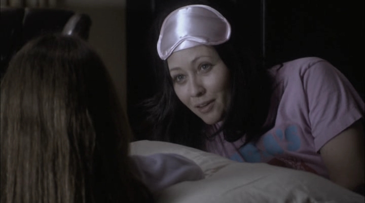 Charmed-Online-dot-net_ChristmasCarper1175.jpg Charmed-Online-dot-net_ChristmasCarper1175.jpg