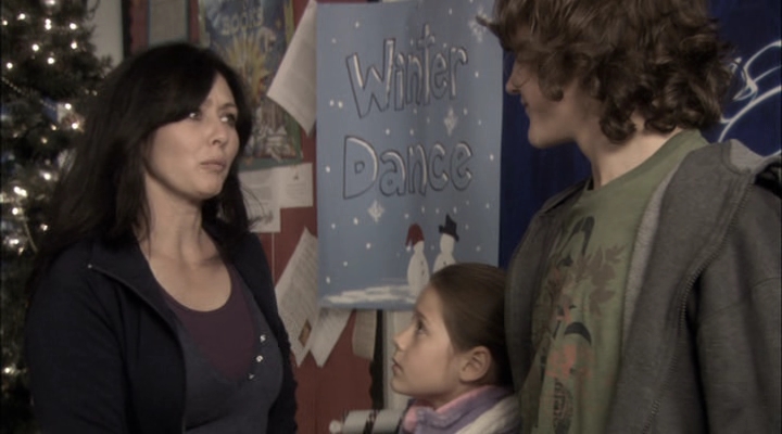 Charmed-Online-dot-net_ChristmasCarper1747.jpg Charmed-Online-dot-net_ChristmasCarper1747.jpg