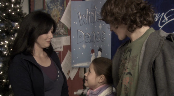 Charmed-Online-dot-net_ChristmasCarper1750.jpg Charmed-Online-dot-net_ChristmasCarper1750.jpg