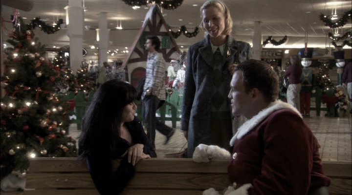 Charmed-Online-dot-net_ChristmasCarper2001.jpg