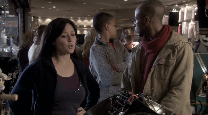 Charmed-Online-dot-net_ChristmasCarper2100.jpg Charmed-Online-dot-net_ChristmasCarper2100.jpg