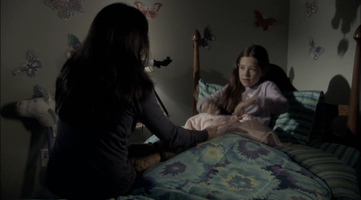 Charmed-Online-dot-net_ChristmasCarper2132.jpg Charmed-Online-dot-net_ChristmasCarper2132.jpg