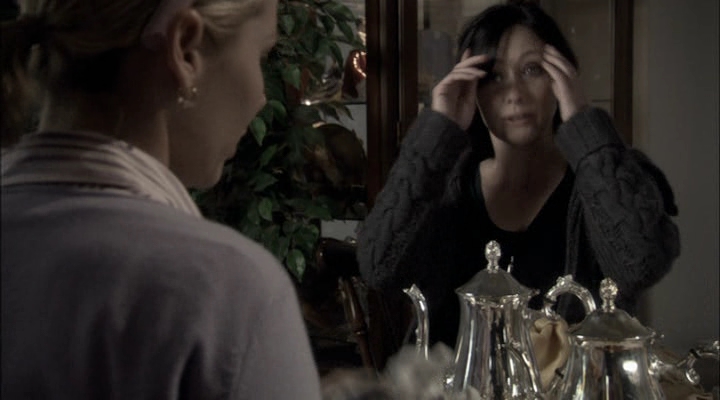 Charmed-Online-dot-net_ChristmasCarper2448.jpg Charmed-Online-dot-net_ChristmasCarper2448.jpg