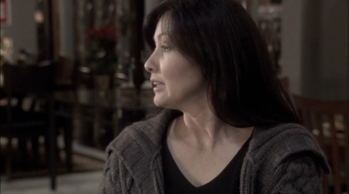 Charmed-Online-dot-net_ChristmasCarper2881.jpg Charmed-Online-dot-net_ChristmasCarper2881.jpg