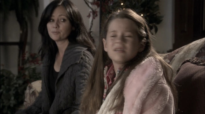 Charmed-Online-dot-net_ChristmasCarper3035.jpg