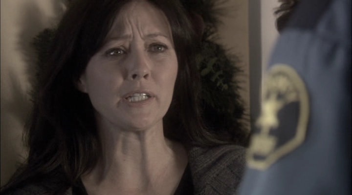 Charmed-Online-dot-net_ChristmasCarper3229.jpg Charmed-Online-dot-net_ChristmasCarper3229.jpg