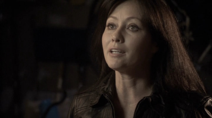 Charmed-Online-dot-net_ChristmasCarper4392.jpg Charmed-Online-dot-net_ChristmasCarper4392.jpg