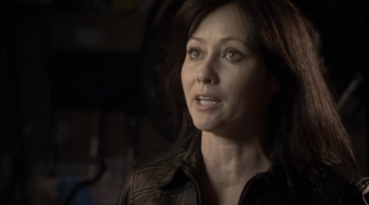 Charmed-Online-dot-net_ChristmasCarper4394.jpg Charmed-Online-dot-net_ChristmasCarper4394.jpg