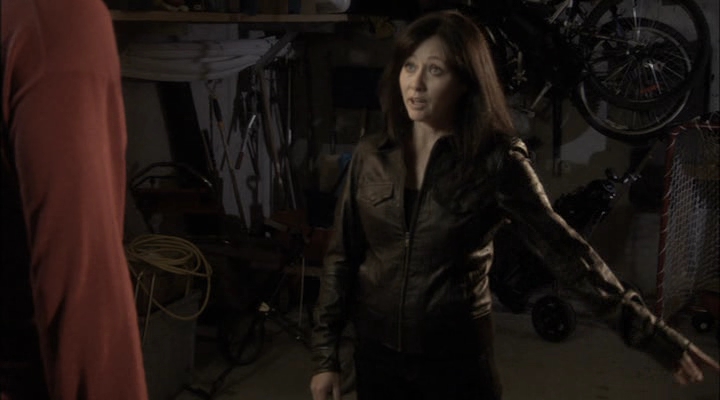 Charmed-Online-dot-net_ChristmasCarper4405.jpg Charmed-Online-dot-net_ChristmasCarper4405.jpg