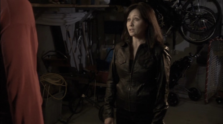 Charmed-Online-dot-net_ChristmasCarper4407.jpg Charmed-Online-dot-net_ChristmasCarper4407.jpg