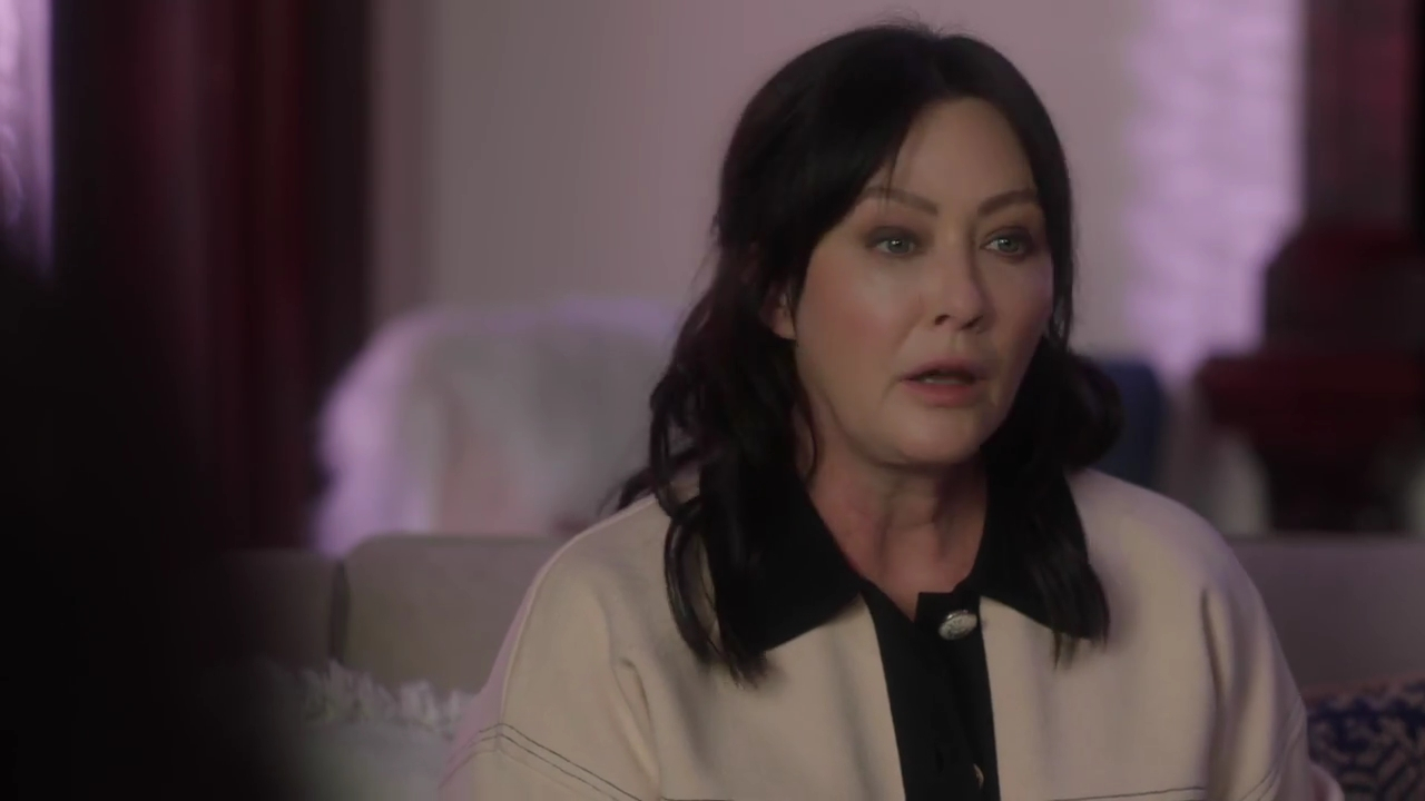 Charmed-Online-dot-nl_DyingToBelong3474.jpg Charmed-Online-dot-nl_DyingToBelong3474.jpg