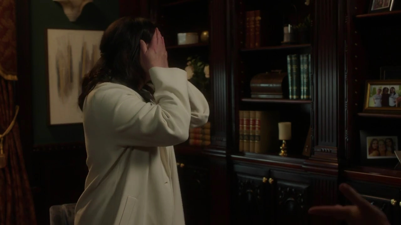 Charmed-Online-dot-nl_DyingToBelong3812.jpg Charmed-Online-dot-nl_DyingToBelong3812.jpg