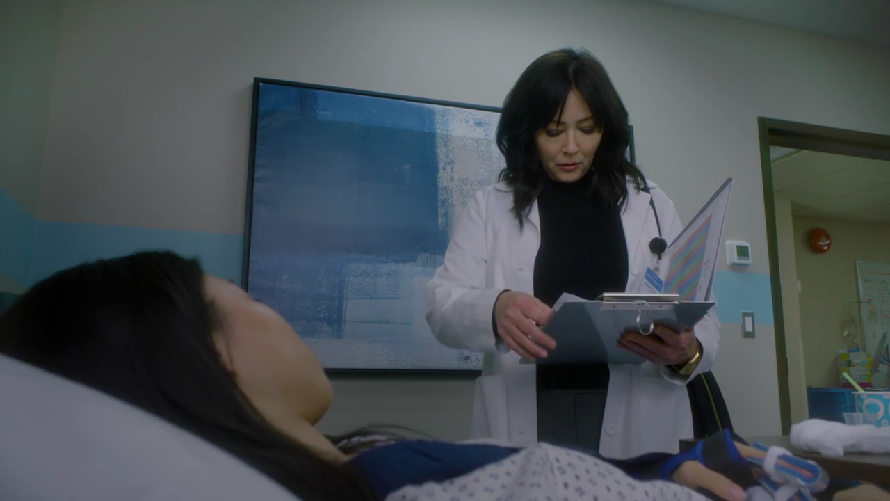 Charmed-Online-dot-nl_DyingToBelong4060.jpg Charmed-Online-dot-nl_DyingToBelong4060.jpg