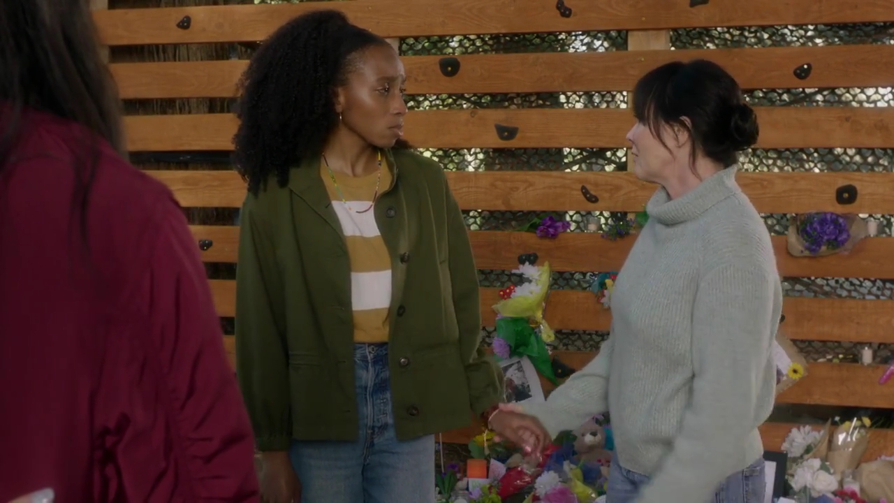 Charmed-Online-dot-nl_DyingToBelong5083.jpg Charmed-Online-dot-nl_DyingToBelong5083.jpg