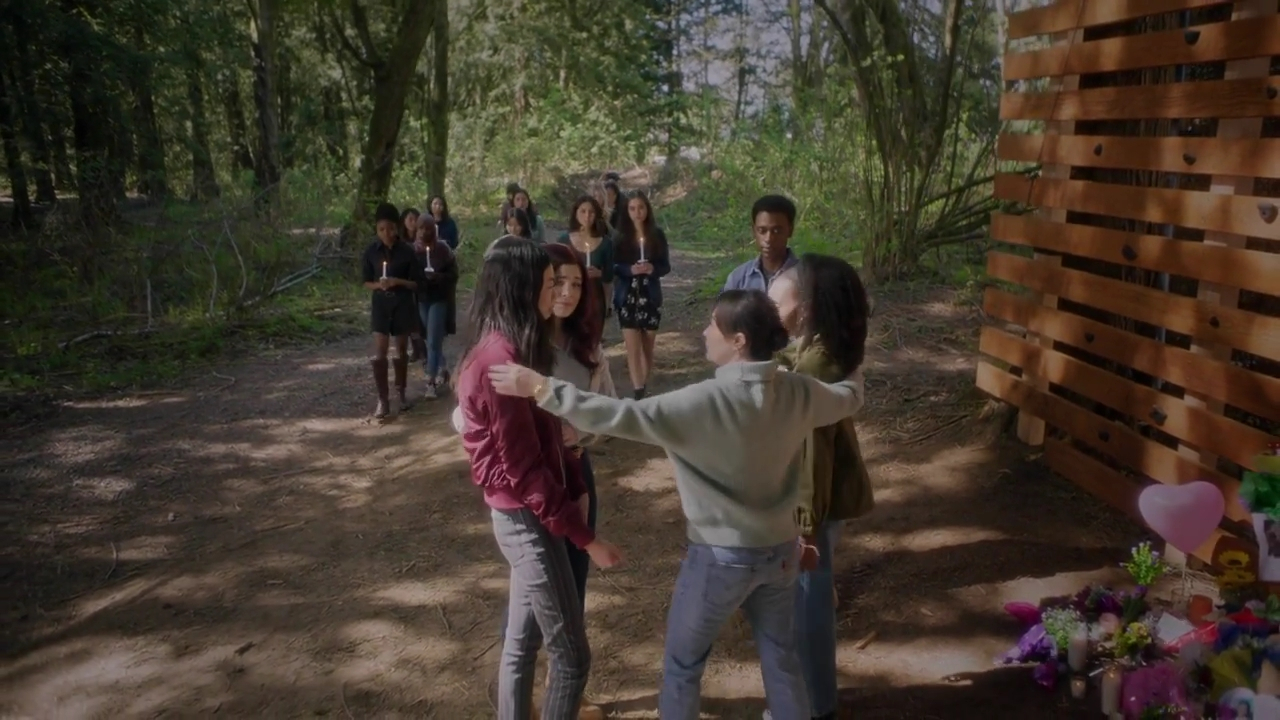 Charmed-Online-dot-nl_DyingToBelong5101.jpg Charmed-Online-dot-nl_DyingToBelong5101.jpg