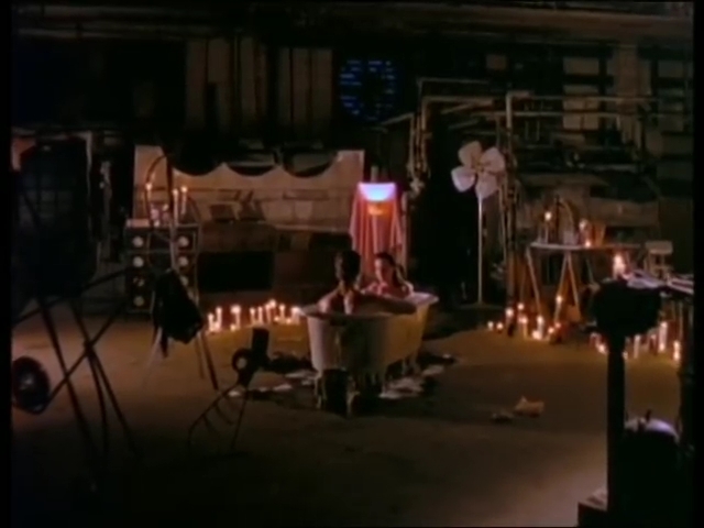 Charmed-Online-dot-nl_Jailbreakers3037.jpg Charmed-Online-dot-nl_Jailbreakers3037.jpg