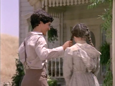 Charmed-Online-dot-NL-LittleHouseonthePrairie_LookBacktoYesterday3630.jpg