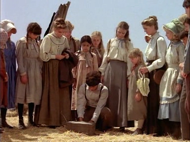 Charmed-Online-dot-NL-LittleHouseonthePrairie_LookBacktoYesterday5337.jpg Charmed-Online-dot-NL-LittleHouseonthePrairie_LookBacktoYesterday5337.jpg