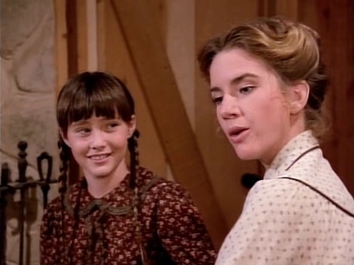 Charmed-Online-dot-NL-LittleHouseonthePrairie9x18-0357.jpg
