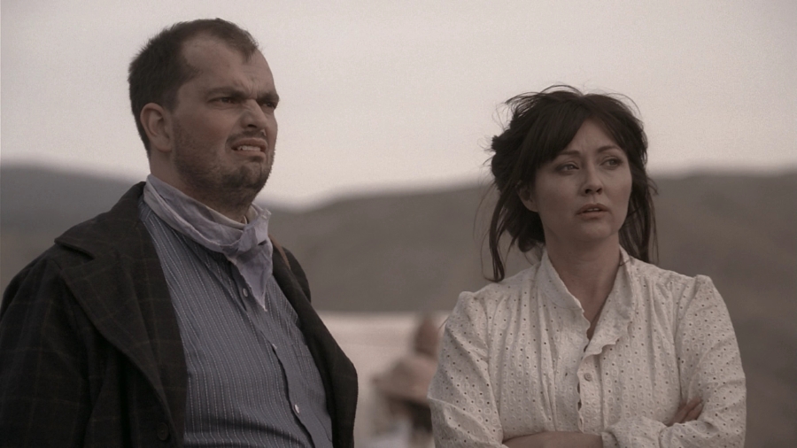 Charmed-Online_dot_nl-LostTreasureOfTheGrandCanyon1324.jpg Charmed-Online_dot_nl-LostTreasureOfTheGrandCanyon1324.jpg