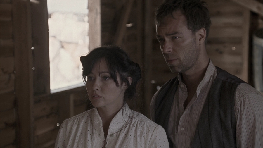 Charmed-Online_dot_nl-LostTreasureOfTheGrandCanyon1938.jpg Charmed-Online_dot_nl-LostTreasureOfTheGrandCanyon1938.jpg