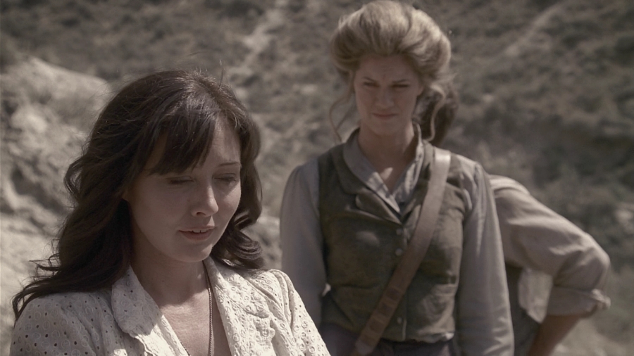 Charmed-Online_dot_nl-LostTreasureOfTheGrandCanyon2572.jpg Charmed-Online_dot_nl-LostTreasureOfTheGrandCanyon2572.jpg