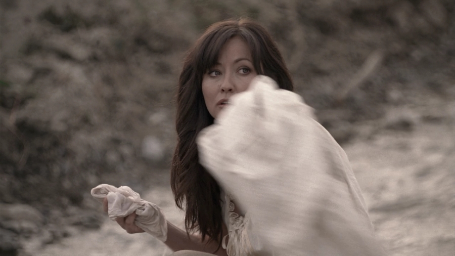 Charmed-Online_dot_nl-LostTreasureOfTheGrandCanyon2833.jpg Charmed-Online_dot_nl-LostTreasureOfTheGrandCanyon2833.jpg