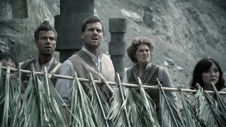 Charmed-Online_dot_nl-LostTreasureOfTheGrandCanyon3228.jpg Charmed-Online_dot_nl-LostTreasureOfTheGrandCanyon3228.jpg