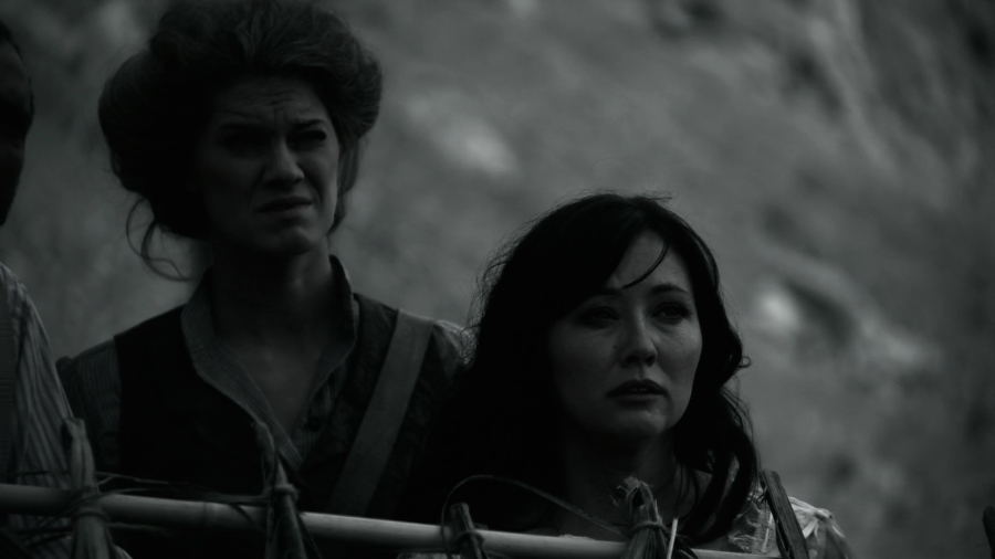 Charmed-Online_dot_nl-LostTreasureOfTheGrandCanyon3314.jpg Charmed-Online_dot_nl-LostTreasureOfTheGrandCanyon3314.jpg