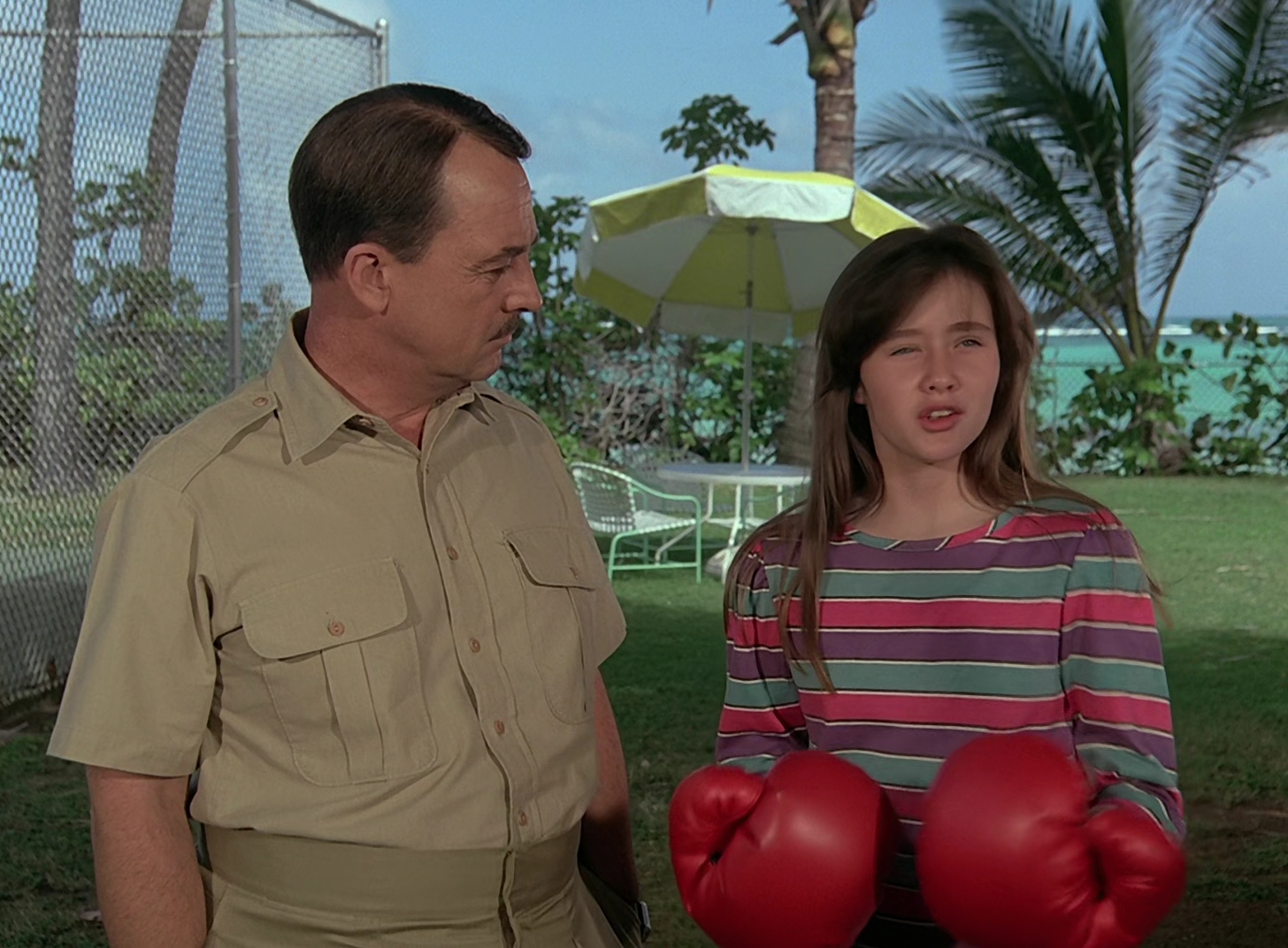 Charmed-Online-dot-nl_MagnumPI4x081567.jpg Charmed-Online-dot-nl_MagnumPI4x081567.jpg