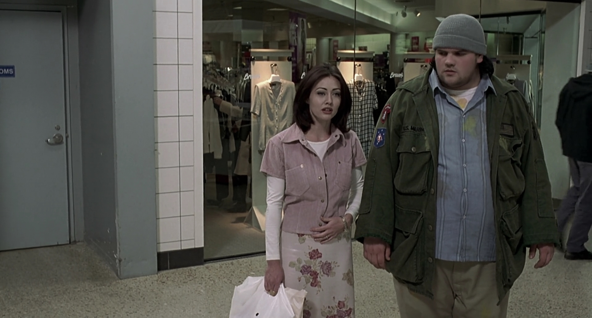 Charmed-Online-dot-net_Mallrats4463.jpg Charmed-Online-dot-net_Mallrats4463.jpg