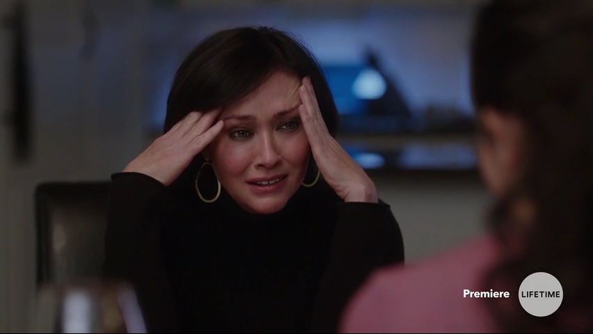 Charmed-Online-dot-NoOneWouldTell2552.jpg Charmed-Online-dot-NoOneWouldTell2552.jpg