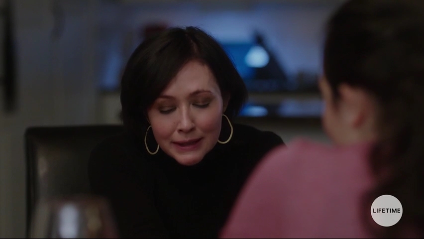 Charmed-Online-dot-NoOneWouldTell2587.jpg Charmed-Online-dot-NoOneWouldTell2587.jpg