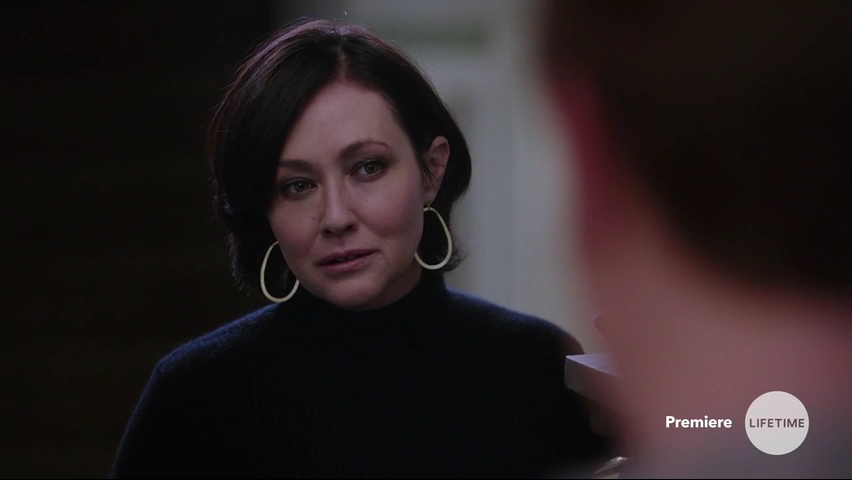 Charmed-Online-dot-NoOneWouldTell2667.jpg Charmed-Online-dot-NoOneWouldTell2667.jpg