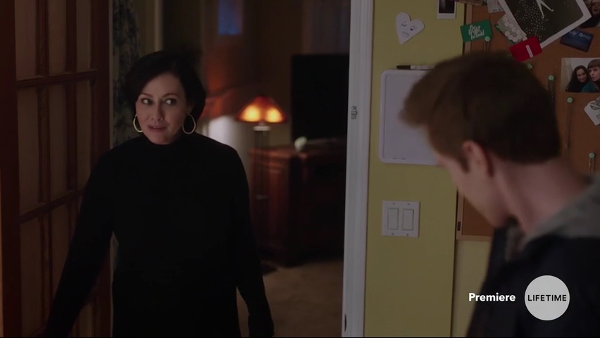 Charmed-Online-dot-NoOneWouldTell2690.jpg Charmed-Online-dot-NoOneWouldTell2690.jpg