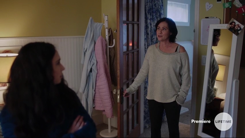 Charmed-Online-dot-NoOneWouldTell3194.jpg Charmed-Online-dot-NoOneWouldTell3194.jpg