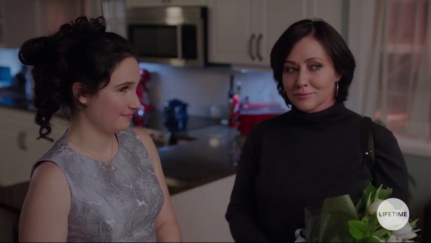 Charmed-Online-dot-NoOneWouldTell3797.jpg Charmed-Online-dot-NoOneWouldTell3797.jpg