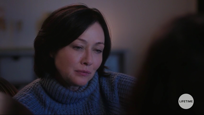 Charmed-Online-dot-NoOneWouldTell4437.jpg Charmed-Online-dot-NoOneWouldTell4437.jpg