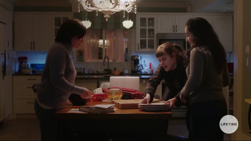 Charmed-Online-dot-NoOneWouldTell4466.jpg Charmed-Online-dot-NoOneWouldTell4466.jpg