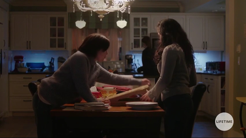 Charmed-Online-dot-NoOneWouldTell4470.jpg Charmed-Online-dot-NoOneWouldTell4470.jpg