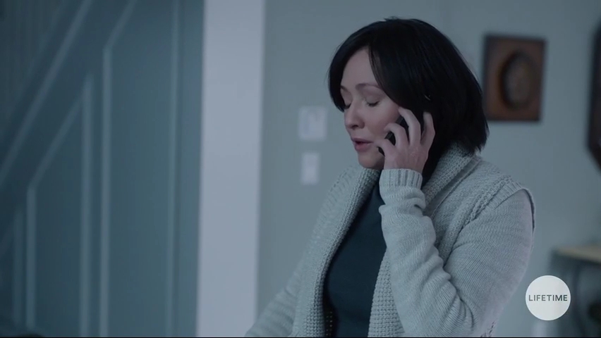 Charmed-Online-dot-NoOneWouldTell4749.jpg Charmed-Online-dot-NoOneWouldTell4749.jpg