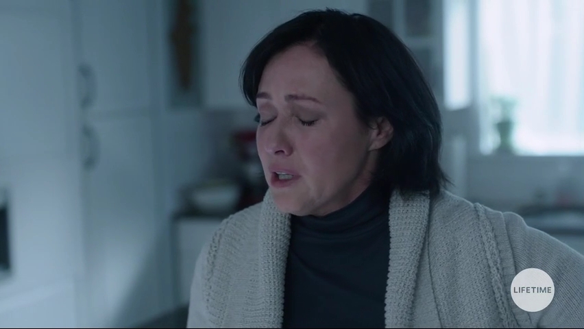 Charmed-Online-dot-NoOneWouldTell4830.jpg Charmed-Online-dot-NoOneWouldTell4830.jpg