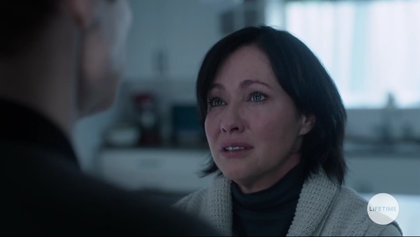 Charmed-Online-dot-NoOneWouldTell4887.jpg Charmed-Online-dot-NoOneWouldTell4887.jpg