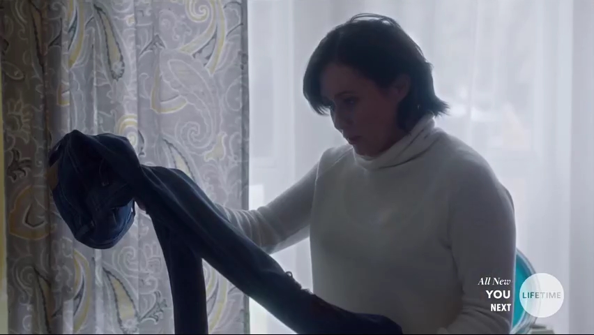 Charmed-Online-dot-NoOneWouldTell5071.jpg Charmed-Online-dot-NoOneWouldTell5071.jpg