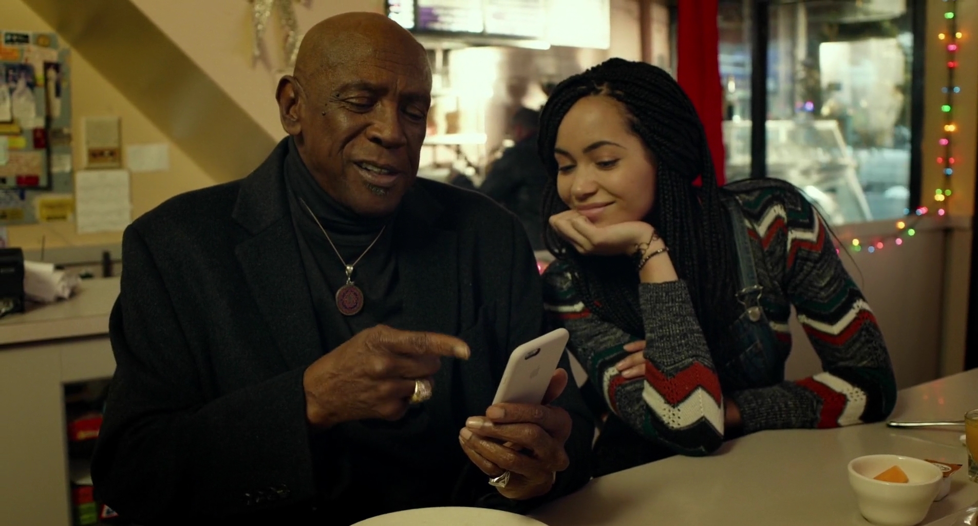 Charmed-Online-dot-nl_BreakingBrooklynskyBusiness0838.jpg