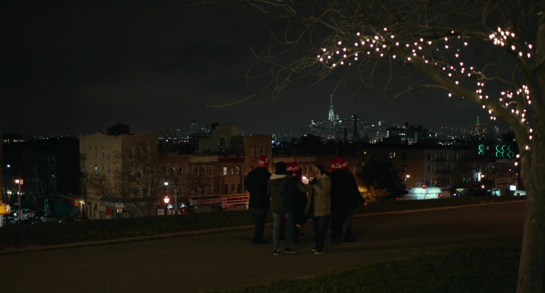 Charmed-Online-dot-nl_BreakingBrooklynskyBusiness2725.jpg