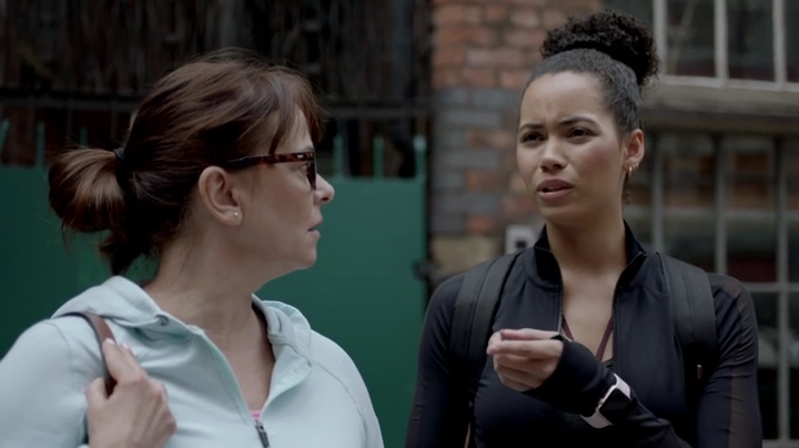 Charmed-Online-dot-nl_AgeBeforeBeauty1x03-4187.jpg