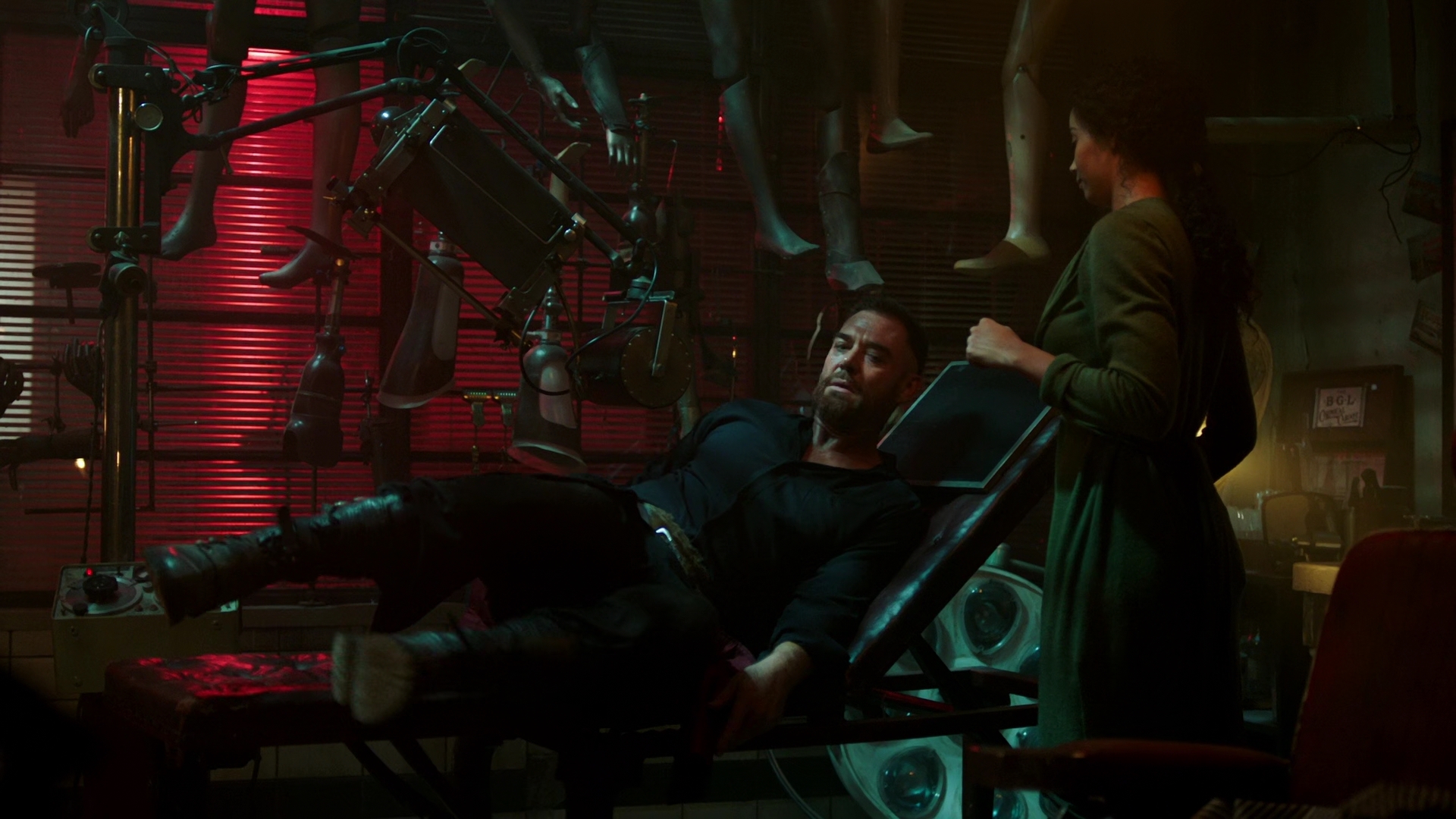 Charmed-Online-dot-nl_IntoTheBadlands2x03-0689.jpg