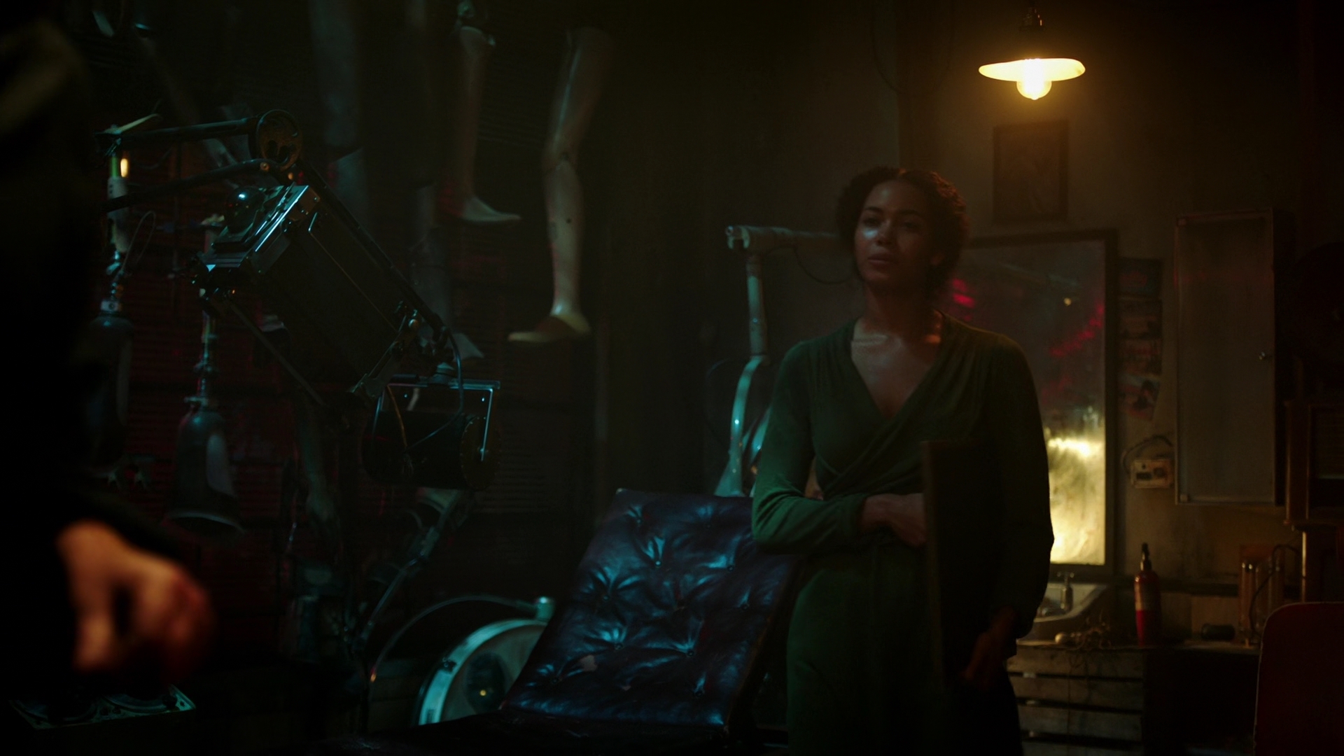 Charmed-Online-dot-nl_IntoTheBadlands2x03-0739.jpg